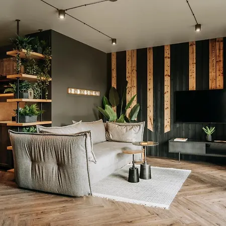 Riders Jezynowa Апартаменты Бельско-Бяла